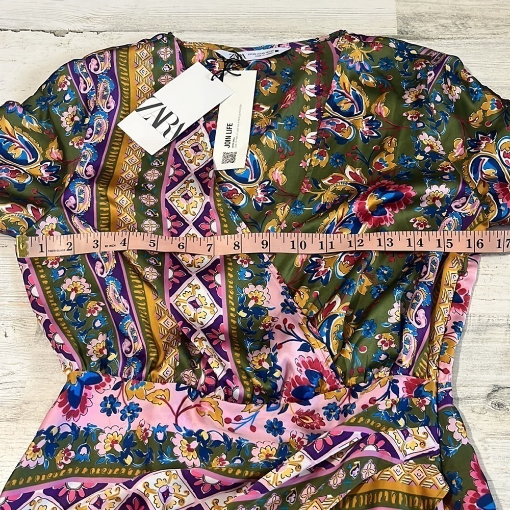 Zara Silk Like Floral Blogger Favorite Dress Size XS.  NWT - Picture 10 of 12